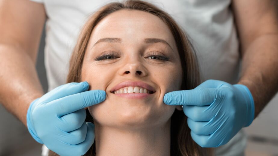 smile-makeover-consultation-birgul-klinik